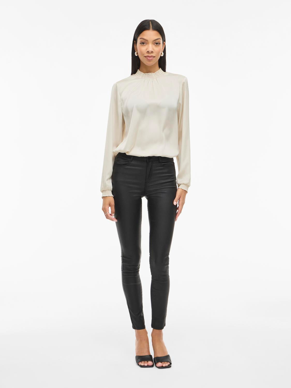 model_shot-front_full